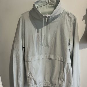 Lululemon windbreaker